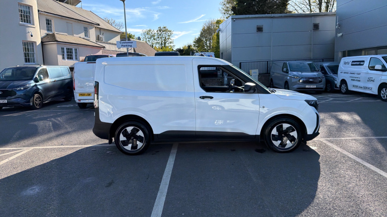 Ford Transit Courier E-Transit Courier 100kW 43kWh Trend Van Auto